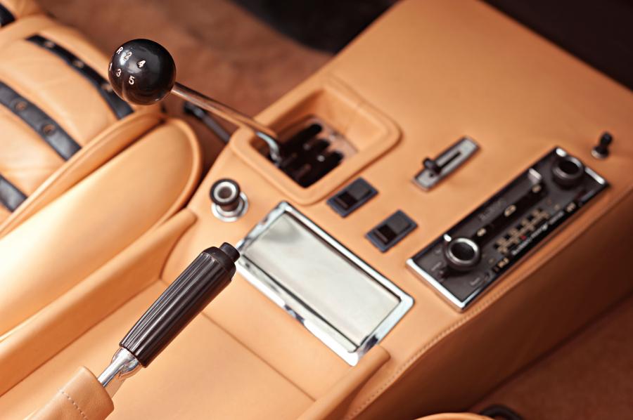 Детали интерьера Ferrari 365 GTB/4 Daytona 1971 года  (NA) (фото 16 из 58)